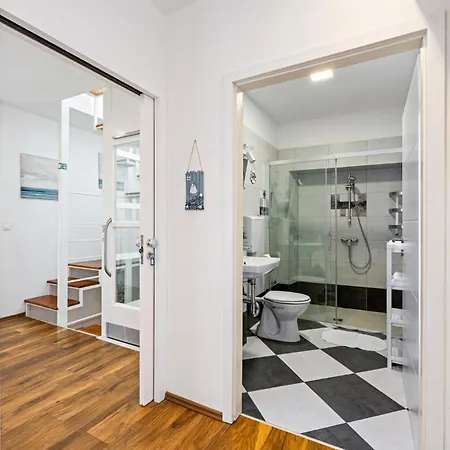 4 Bedroom Stunning In Holiday home *
