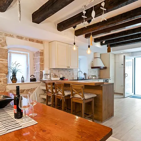 4 Bedroom Stunning In *