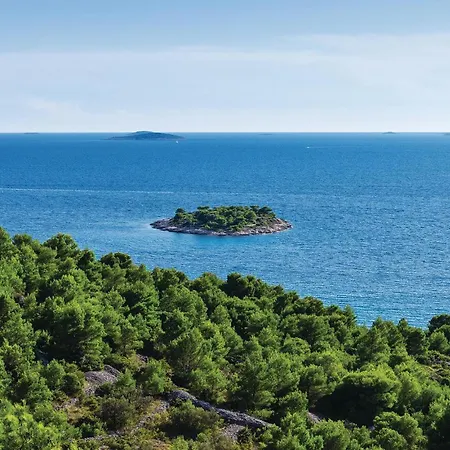 4 Bedroom Stunning In Holiday home