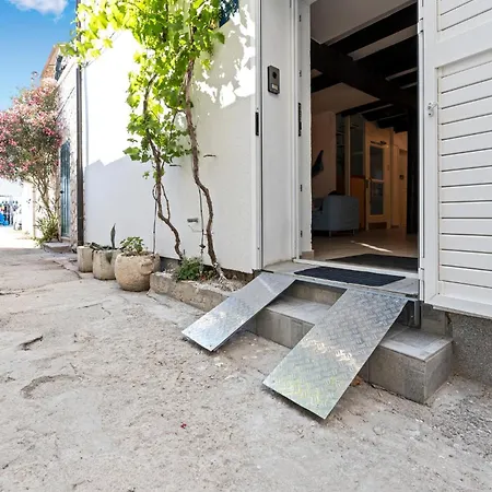 Holiday home 4 Bedroom Stunning In *