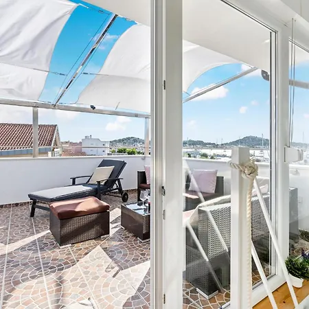 Holiday home 4 Bedroom Stunning In *