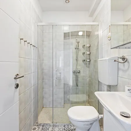 Holiday home 4 Bedroom Stunning In Murter