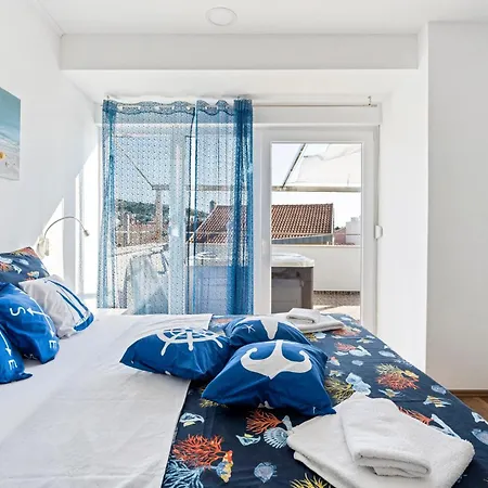 4 Bedroom Stunning In Holiday home