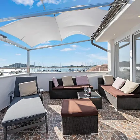 4 Bedroom Stunning In *