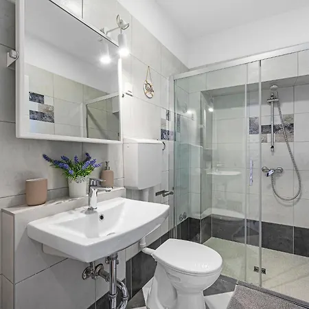 4 Bedroom Stunning In *