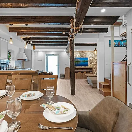 18 With Seaview Murter