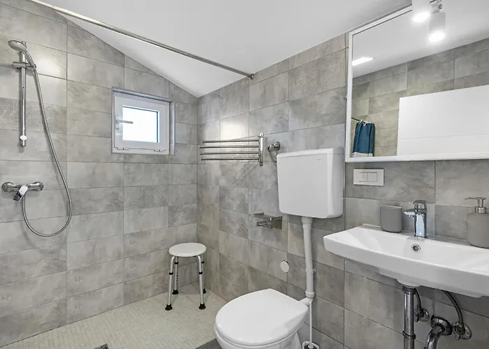 18 With Seaview Сasa de vacaciones