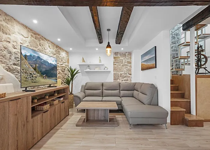 18 With Seaview Сasa de vacaciones Murter