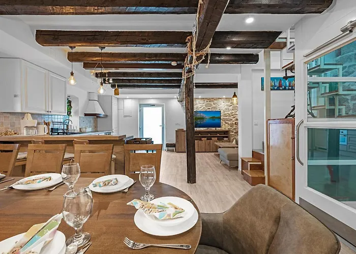 18 With Seaview Murter