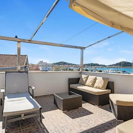 18 With Seaview Holiday home Murter