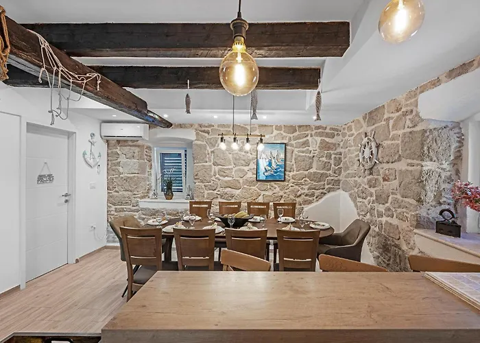 18 With Seaview * Murter