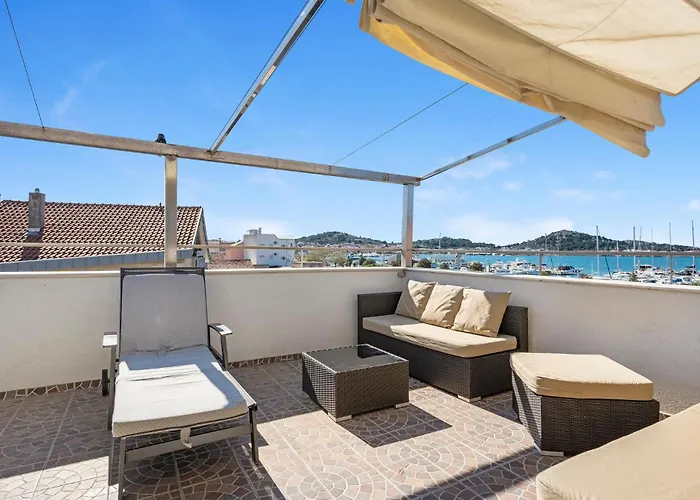 18 With Seaview Ferienhaus Murter